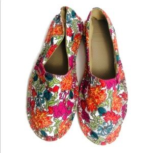 Floral Canvas Flats/Espadrilles By Havaianas NWOT